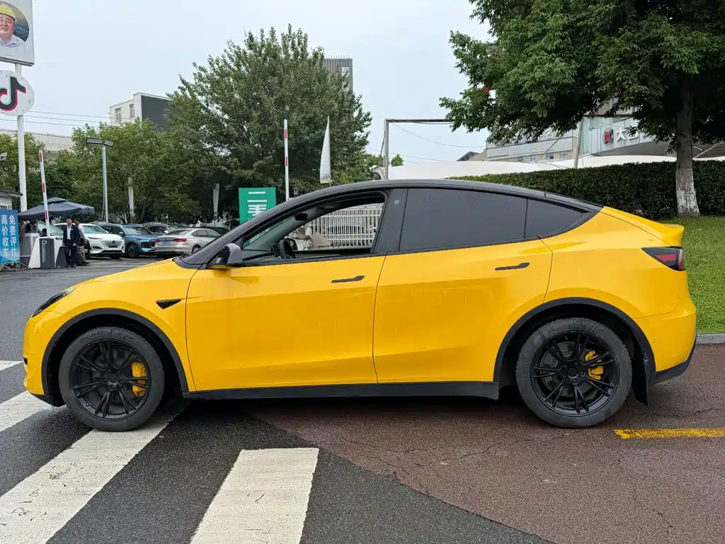 Tesla Model Y — фотографии объявления, Фото 3