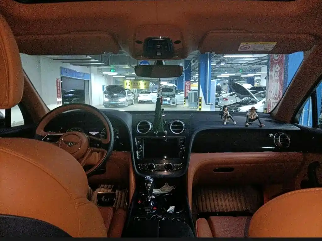 Bentley Bentayga 2017 6.0T Standard