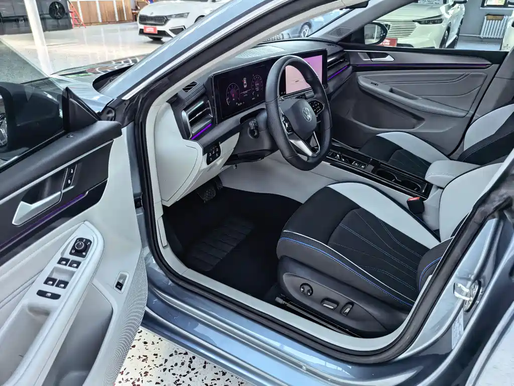Volkswagen Lamando 2022 L 280TSI DSG