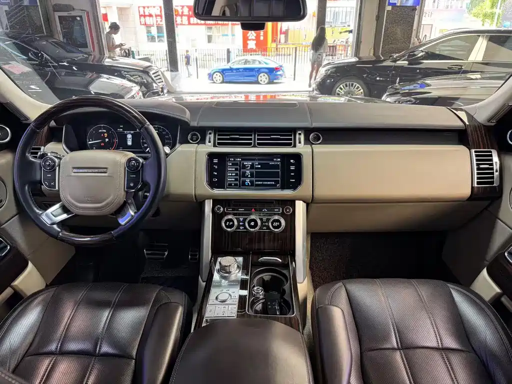 Land Rover Range Rover — миниатюра 8
