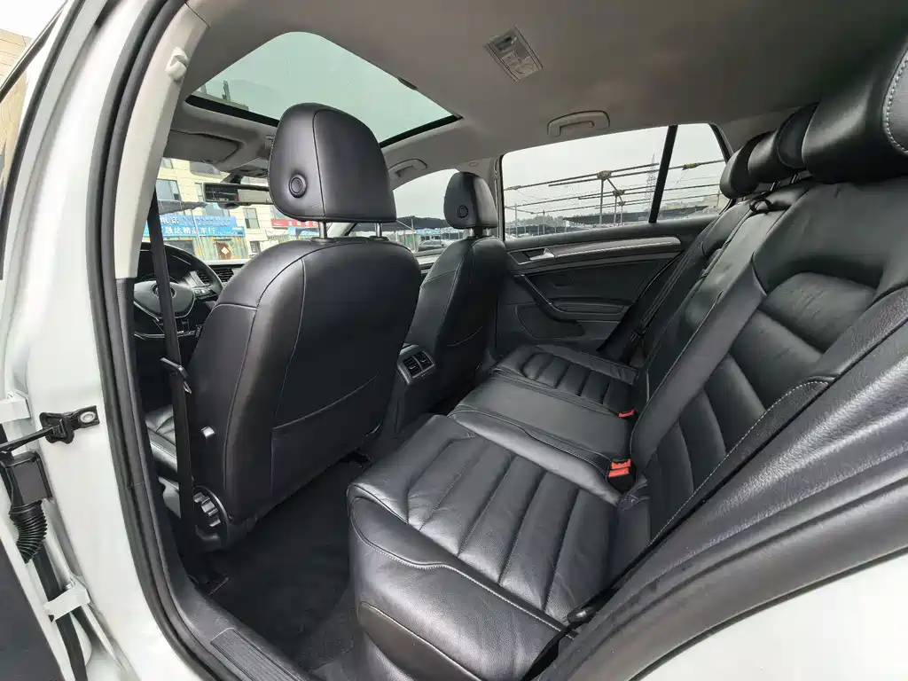 Volkswagen Golf — миниатюра 5