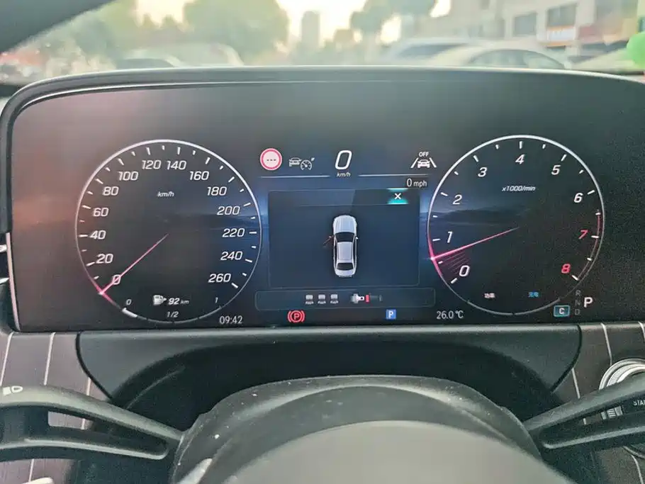 Mercedes-Benz E-Class — миниатюра 14