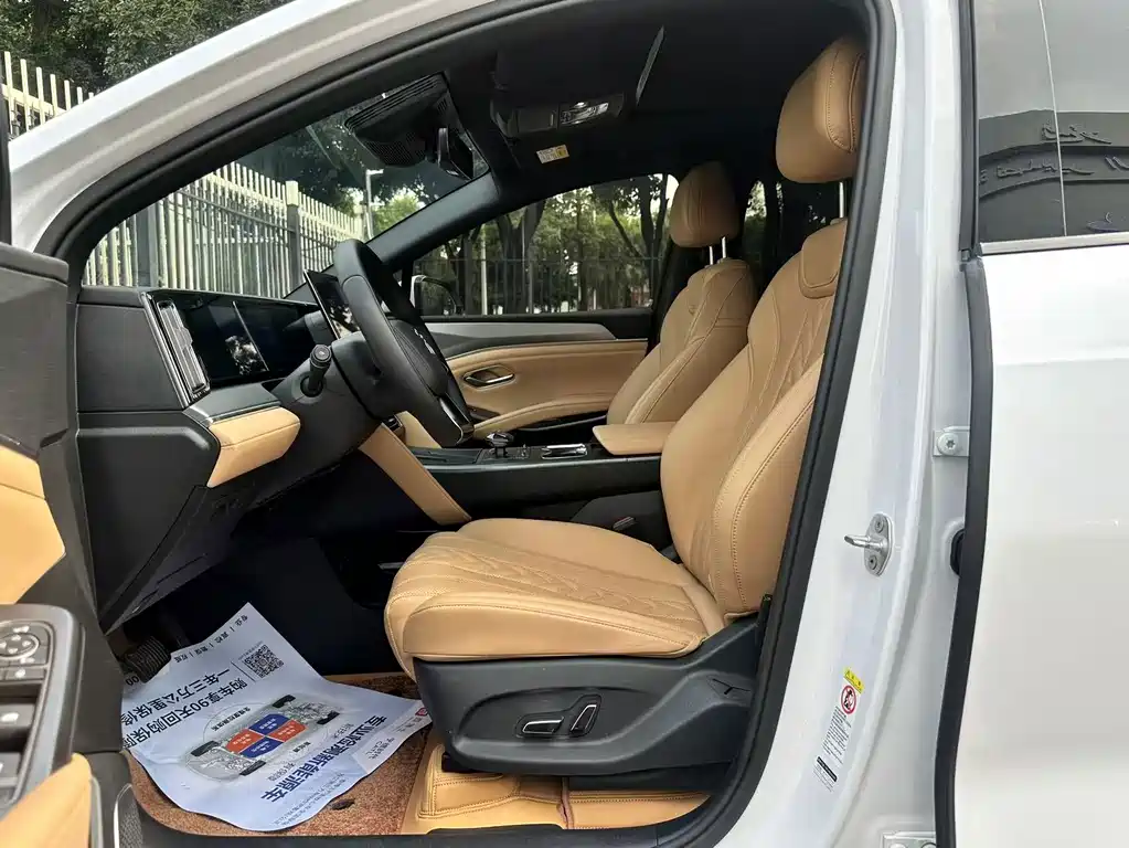 BYD L DM-i — миниатюра 5