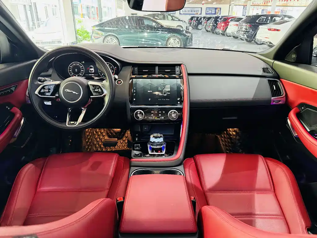 Jaguar E-PACE — миниатюра 16