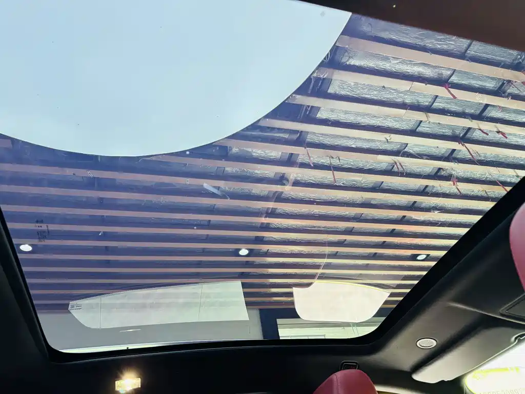 Jaguar E-PACE — миниатюра 15