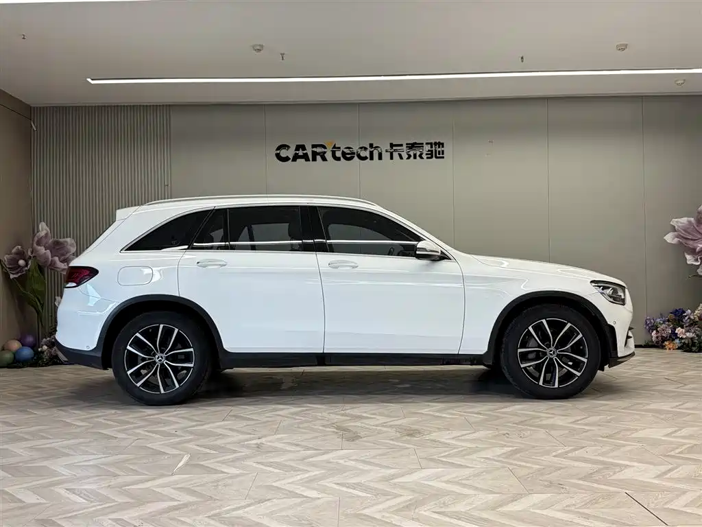 MERCEDES-BENZ  GLC