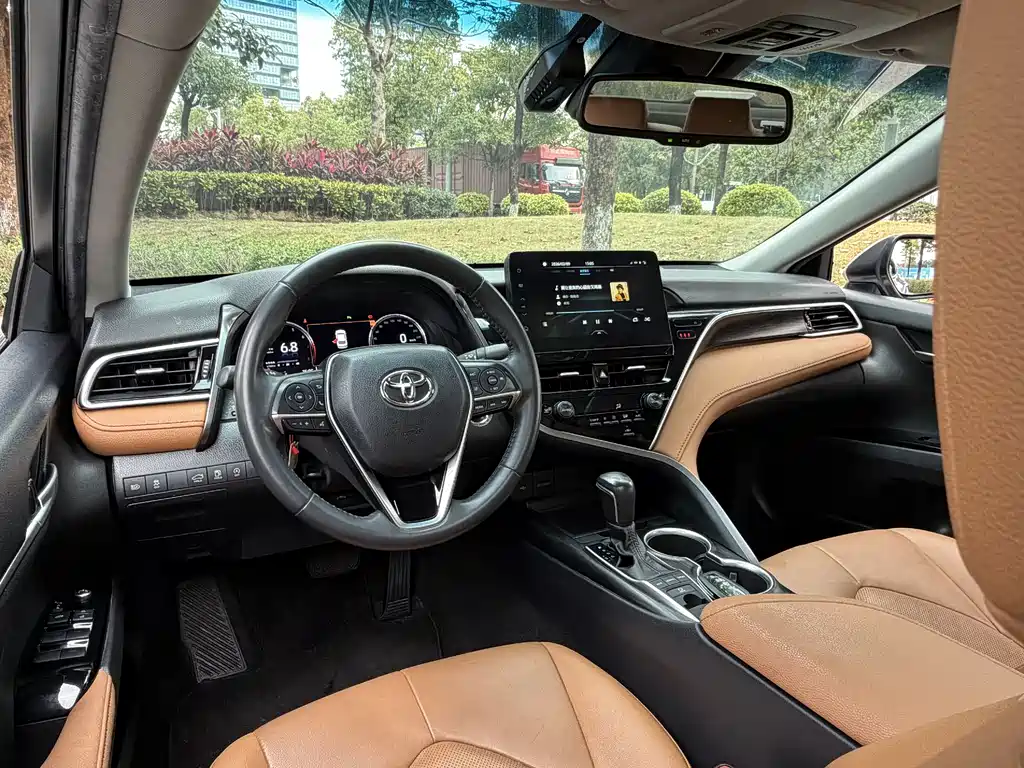 TOYOTA CAMRY