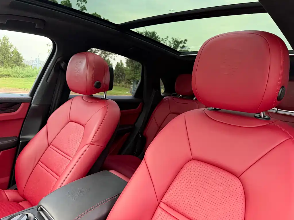 Porsche Cayenne — миниатюра 14