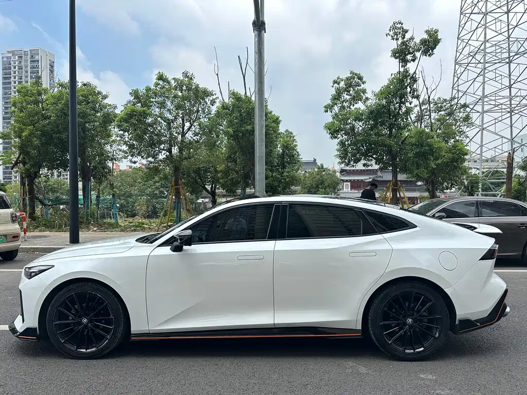 Changan UNI-V — миниатюра 3
