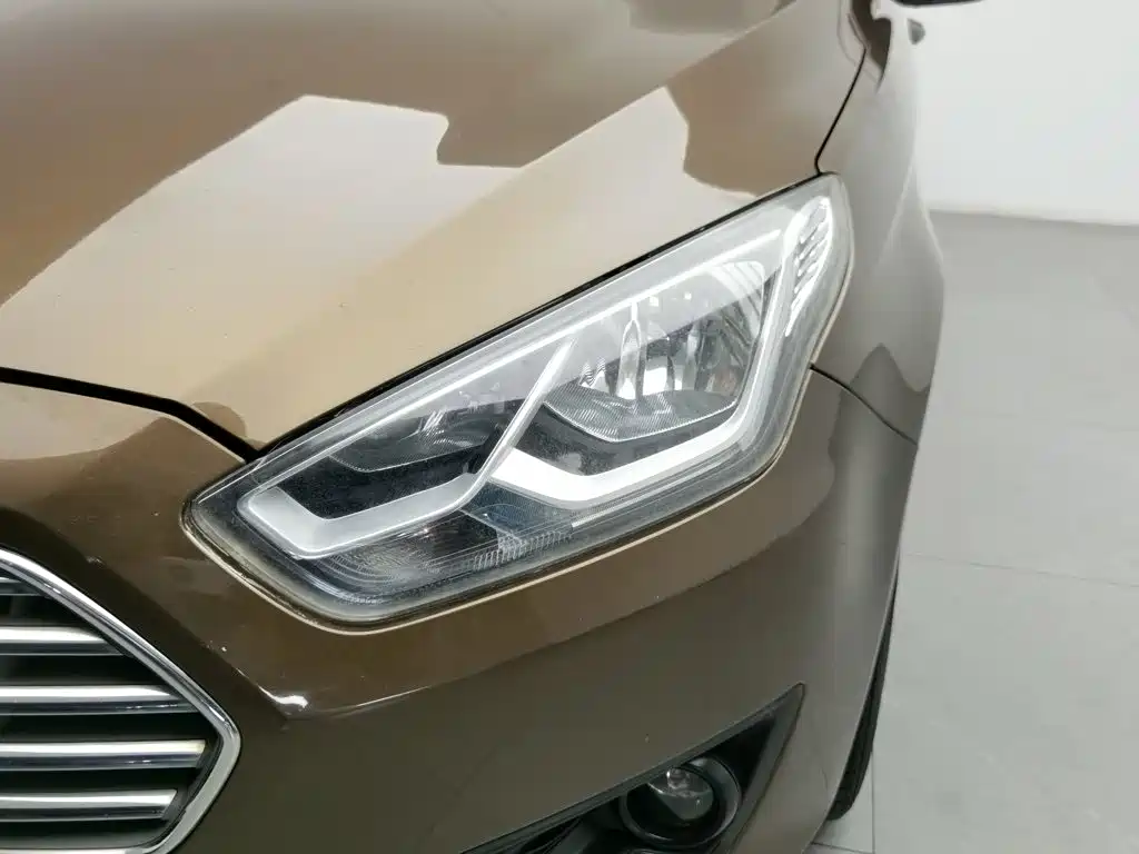 Ford Escort 2015 1.5L AT Comfort