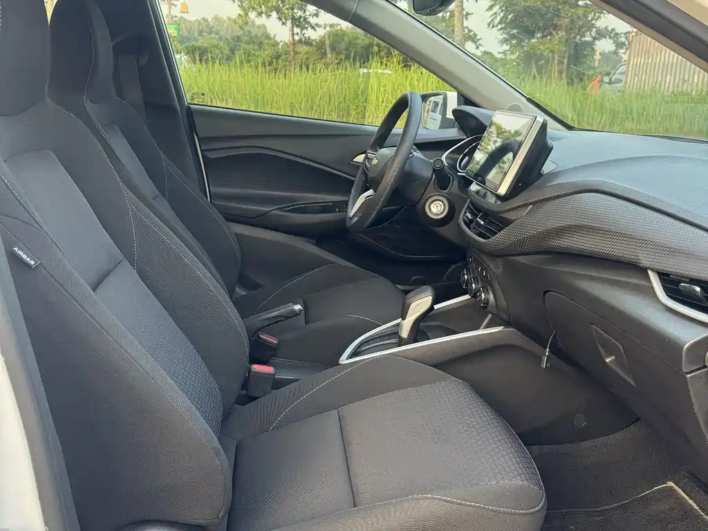 Chevrolet Cavalier — миниатюра 9