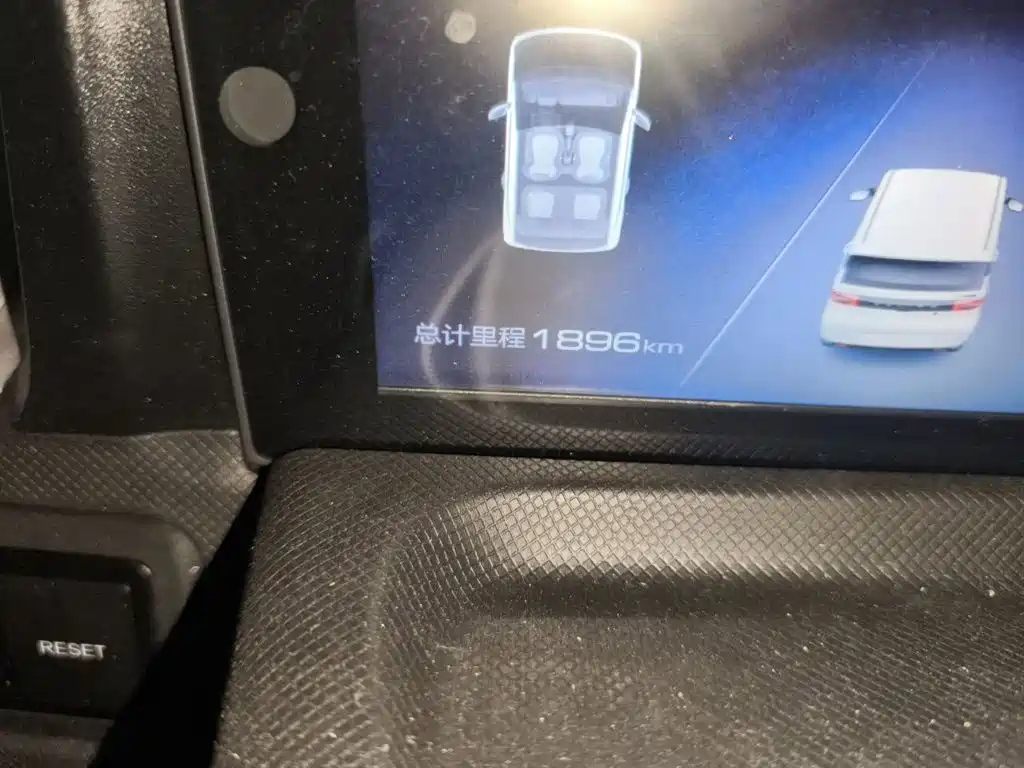 Wuling MINIEV — миниатюра 13