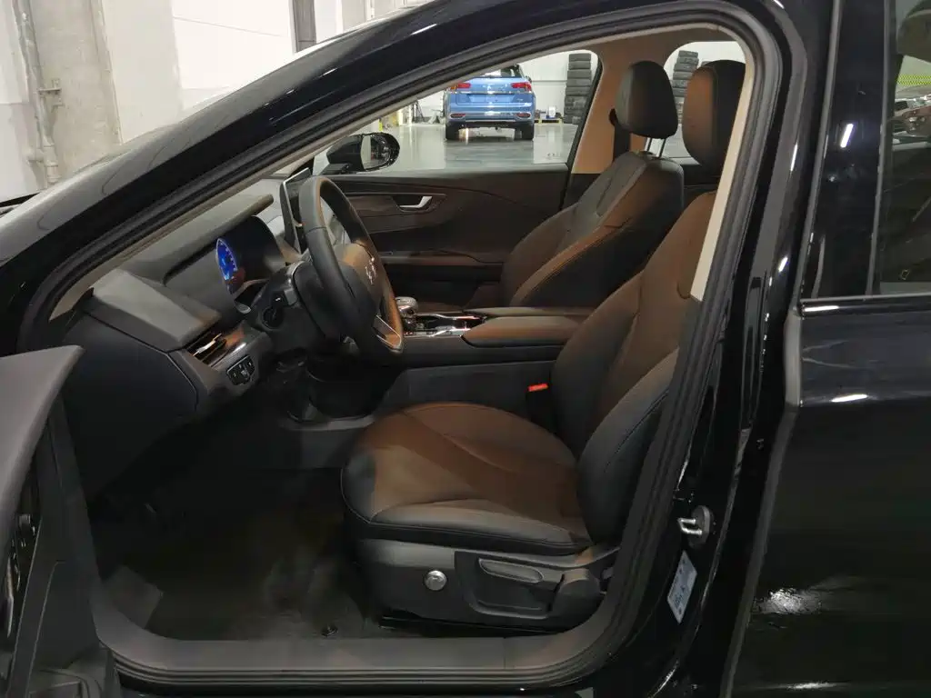 Hongqi E-QM5 2022 431km