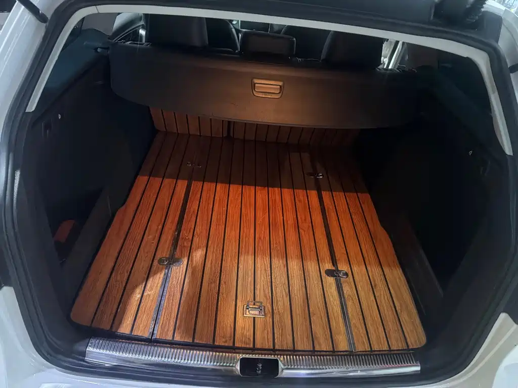 Volkswagen Magotan (Import) — миниатюра 6