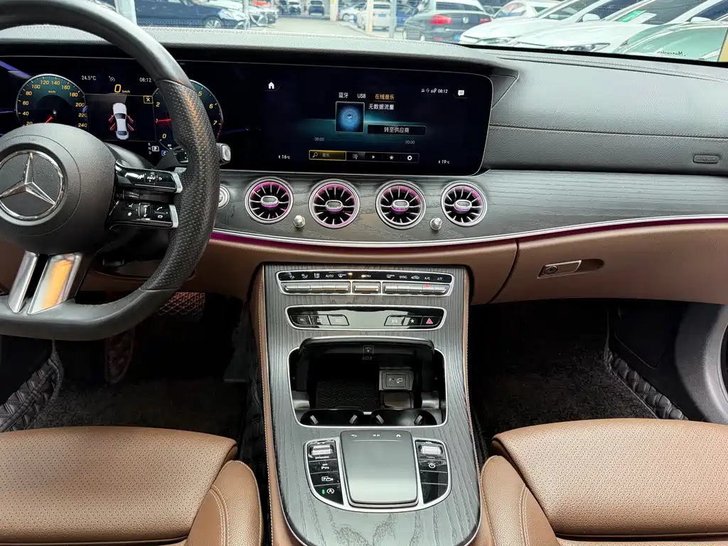Mercedes-Benz E-Class — миниатюра 14