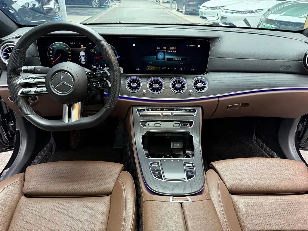 Mercedes-Benz E-Class — миниатюра 16