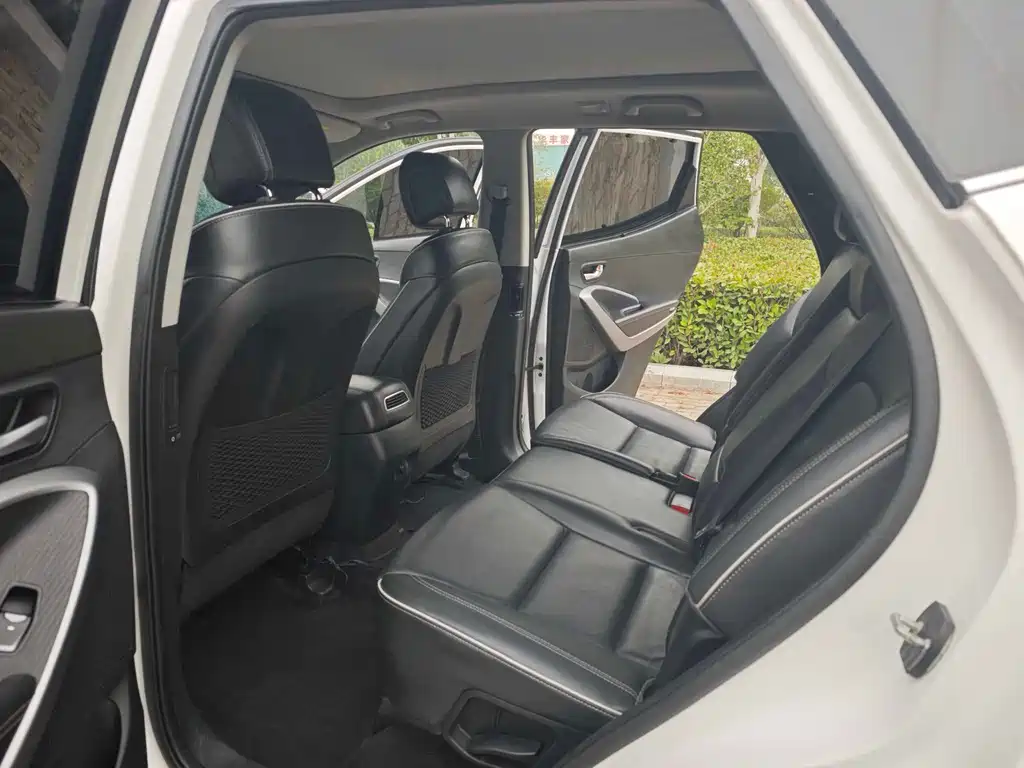 Hyundai Santa Fe — миниатюра 6