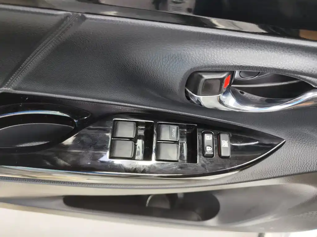 TOYOTA YARIS L ZHIXUAN