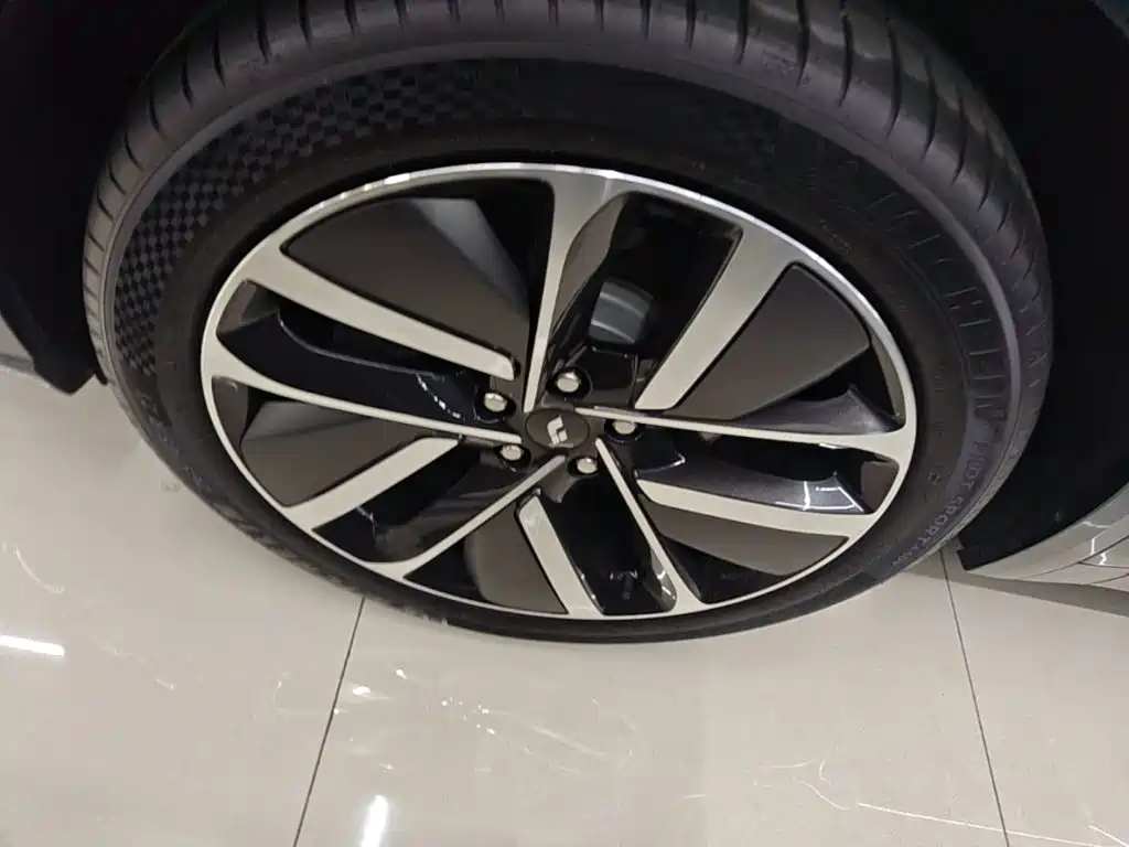 Li Auto Li L9 — миниатюра 23