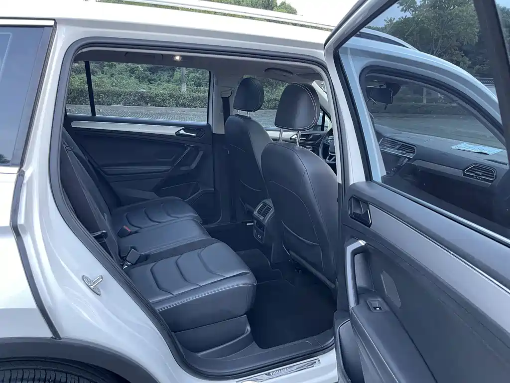 Volkswagen Tiguan L — миниатюра 9