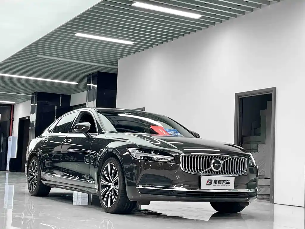 Volvo S90 2023 B5 Luxury