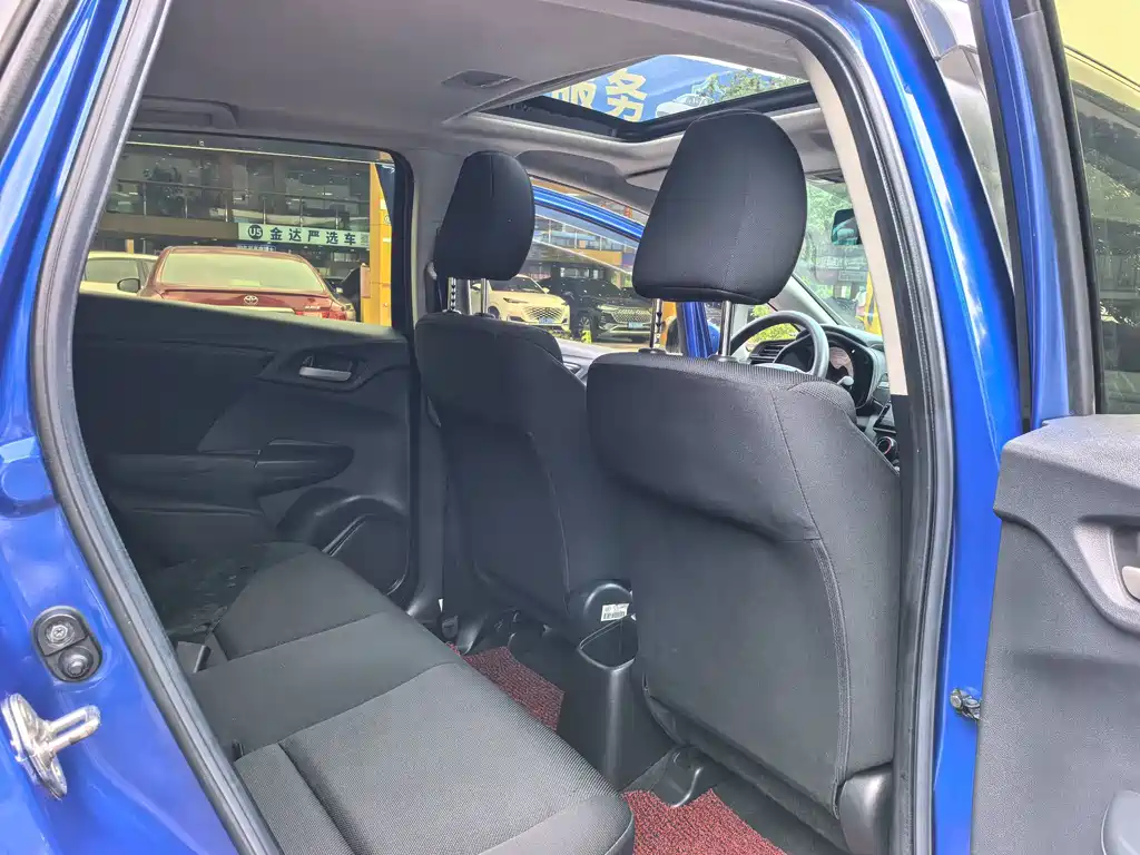 Honda Fit — миниатюра 8