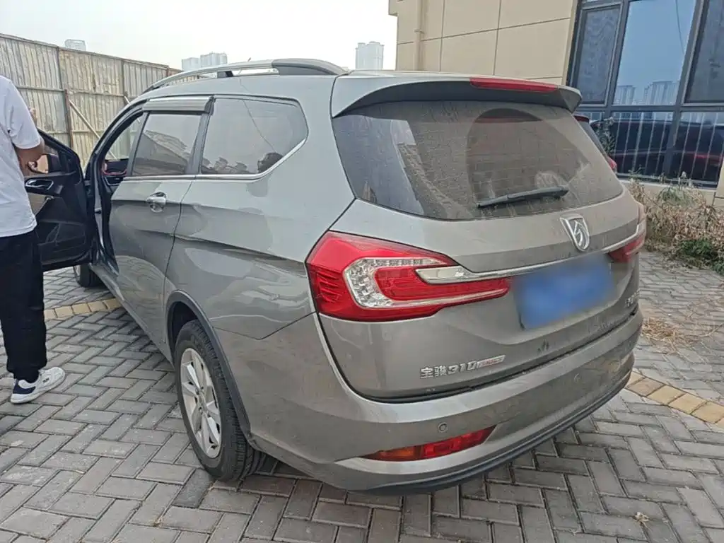 Baojun 310W — миниатюра 5