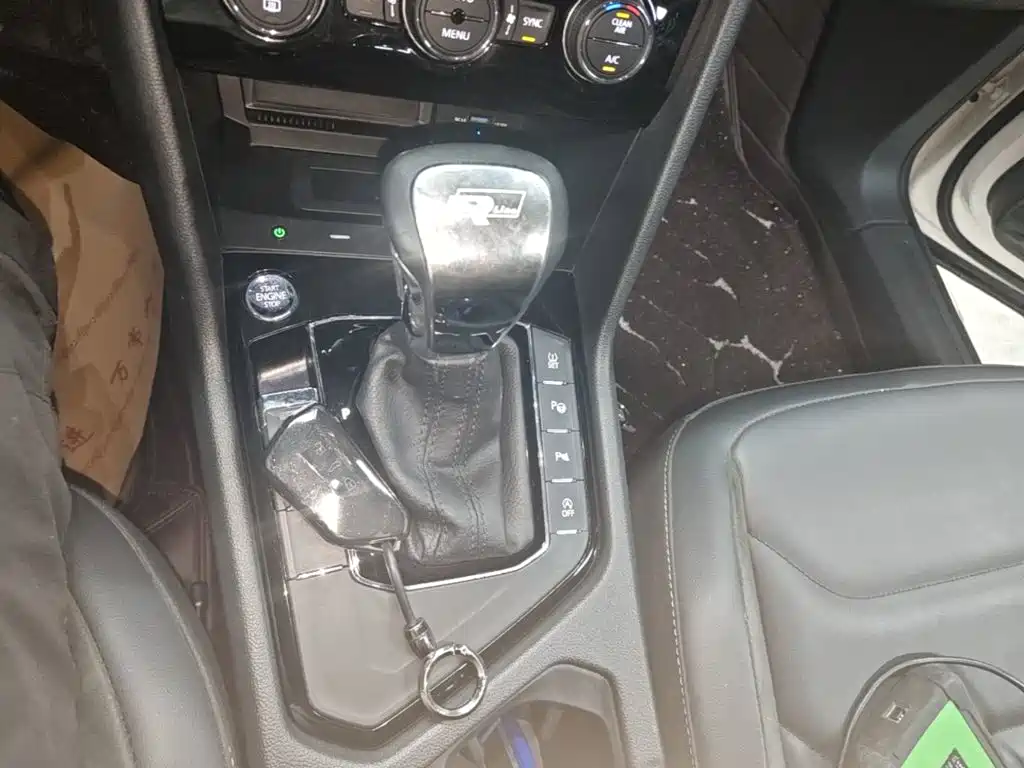Volkswagen Tiguan L — миниатюра 14