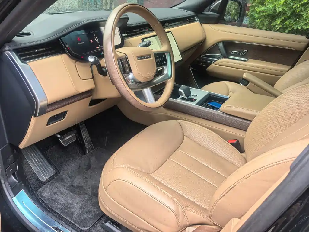 Land Rover Range Rover 2025 3.0 L6 400PS Long Wheelbase