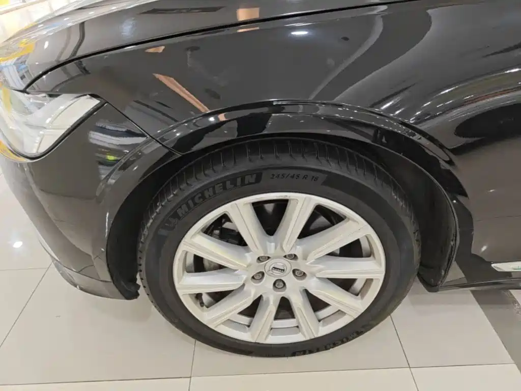 Volvo S90 — миниатюра 23