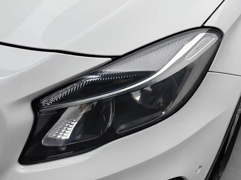 Mercedes-Benz GLA — миниатюра 7