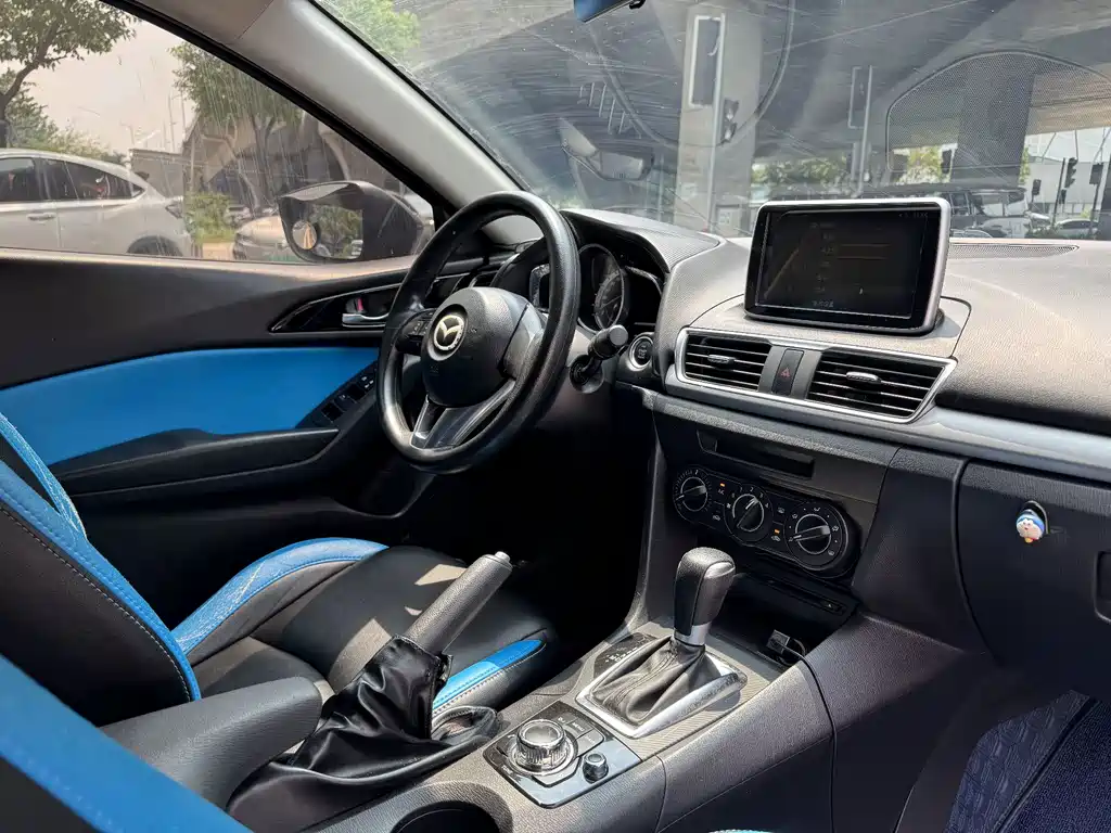 Mazda 3 Axela — миниатюра 11