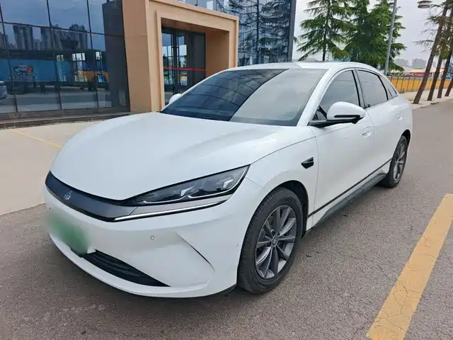 2025 BYD Qin