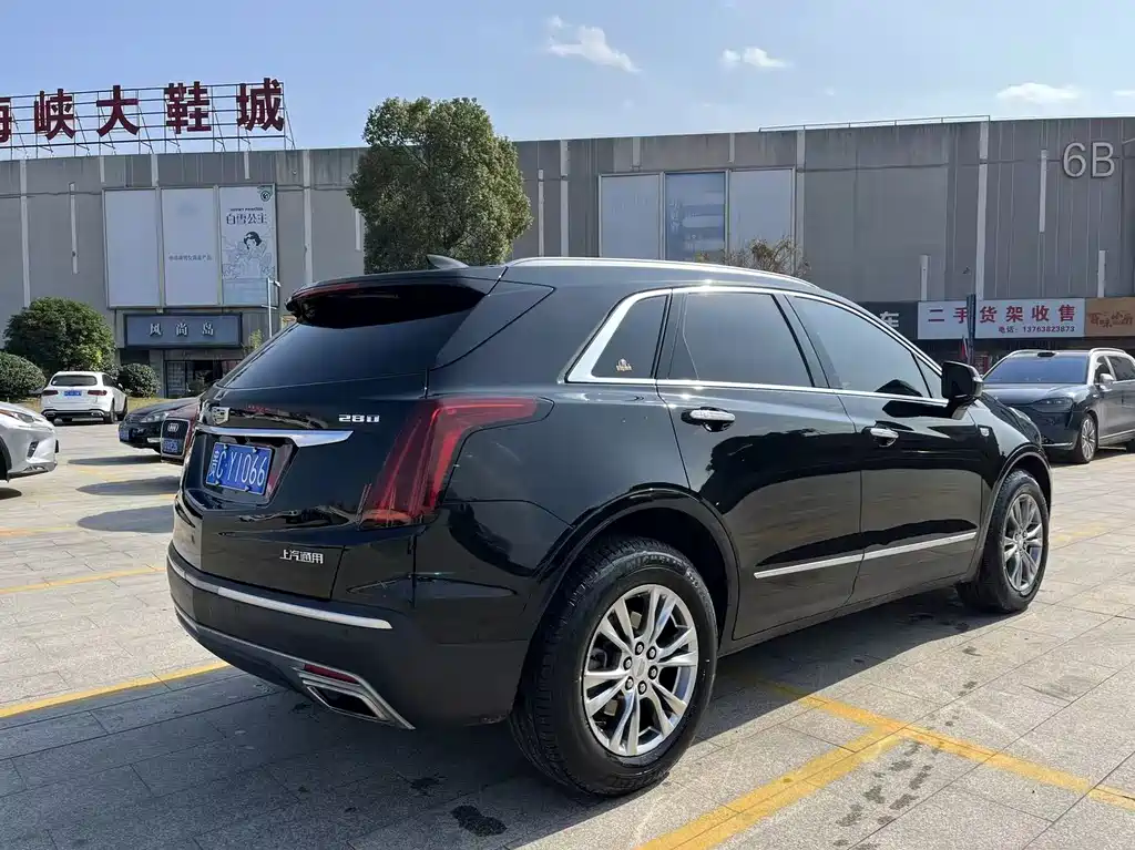 CADILLAC XT5