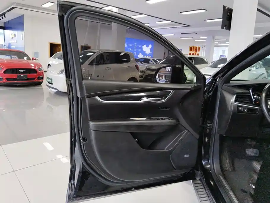 Cadillac XT5 — миниатюра 7