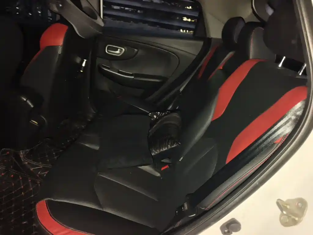 Luxgen U5 SUV — миниатюра 14