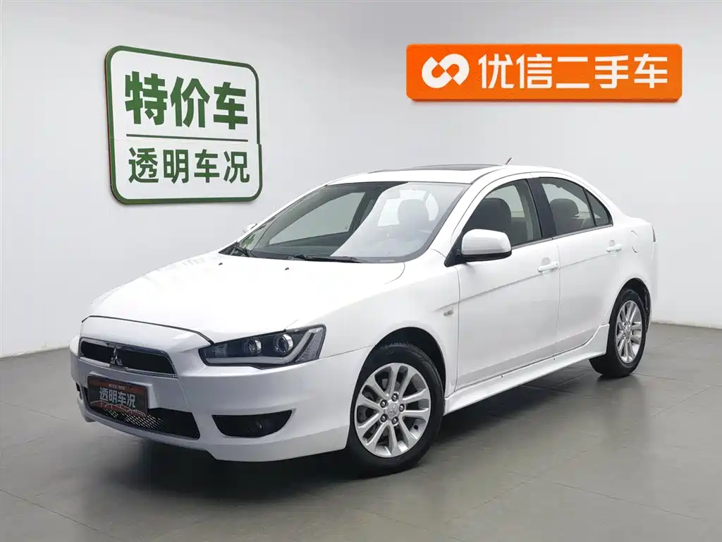 Mitsubishi Lancer EX 2013