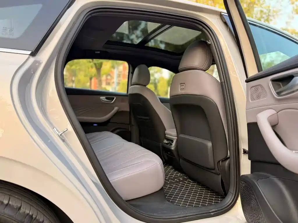 Roewe M7 DMH — миниатюра 8