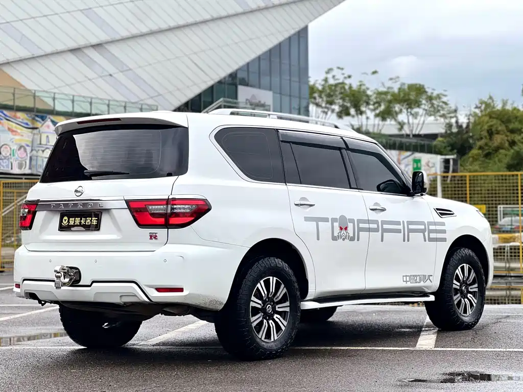 Nissan Patrol — миниатюра 11