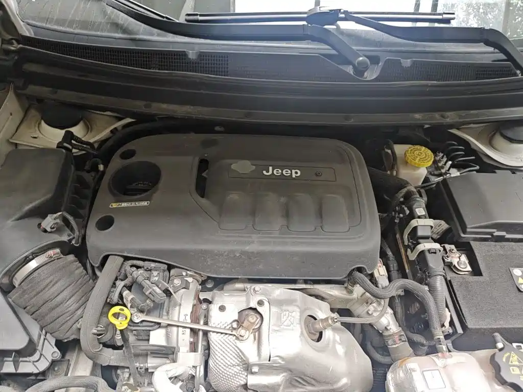 Jeep Grand Commander — миниатюра 11