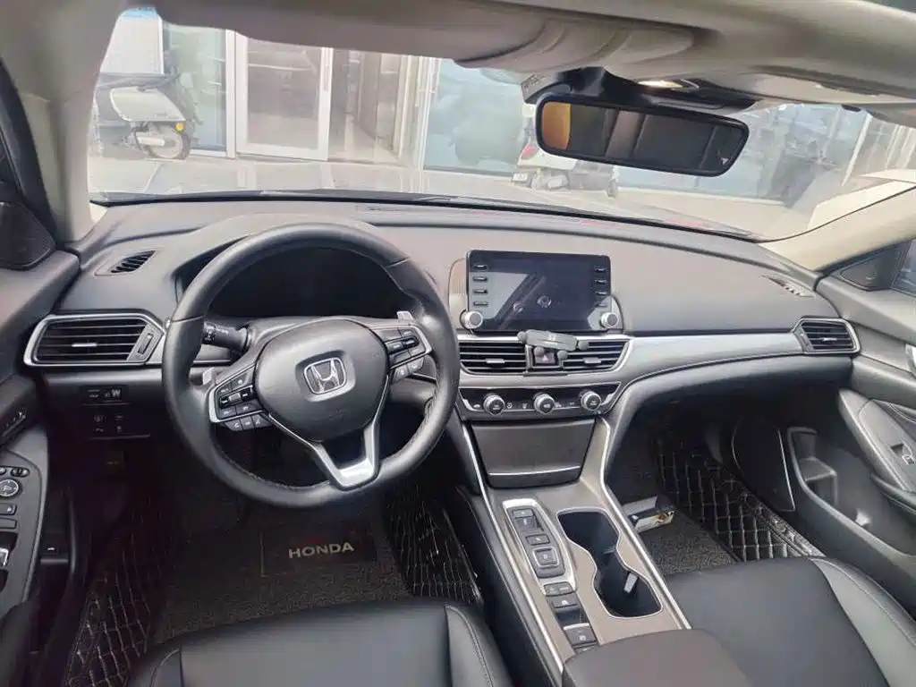 Honda Accord — миниатюра 9