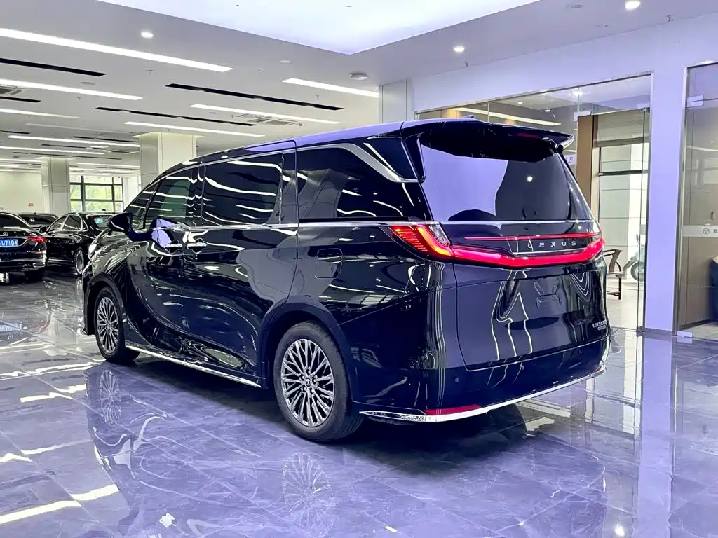 Lexus LM — миниатюра 4