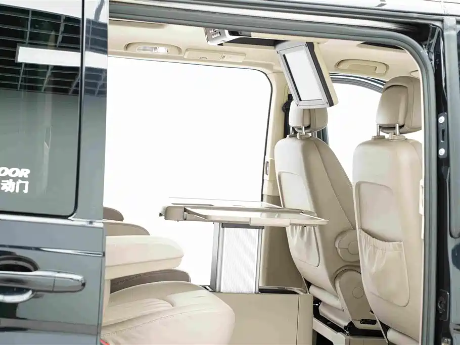 Mercedes-Benz Viano — миниатюра 24