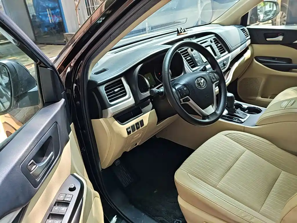Toyota Highlander — миниатюра 16