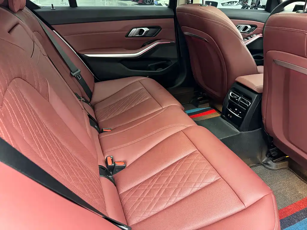 BMW 3 Series — миниатюра 8