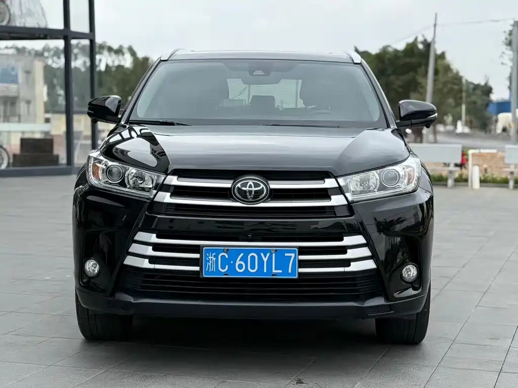 TOYOTA HIGHLANDER
