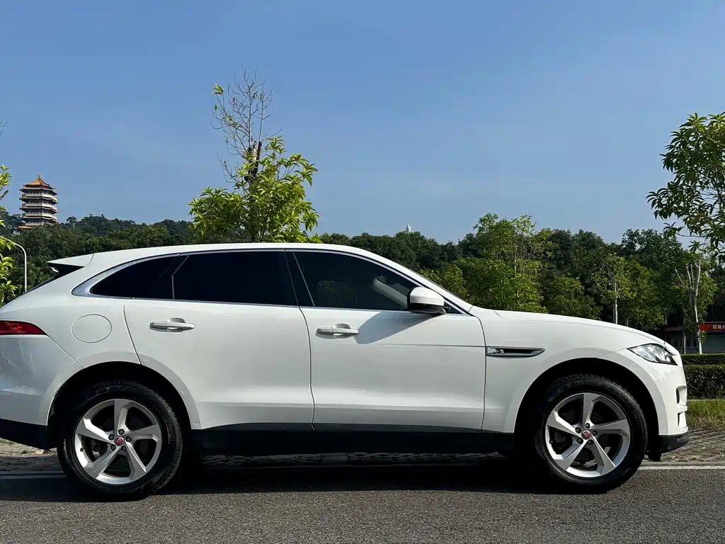 JAGUAR F PACE