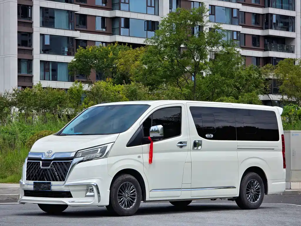 Toyota Hiace 2024