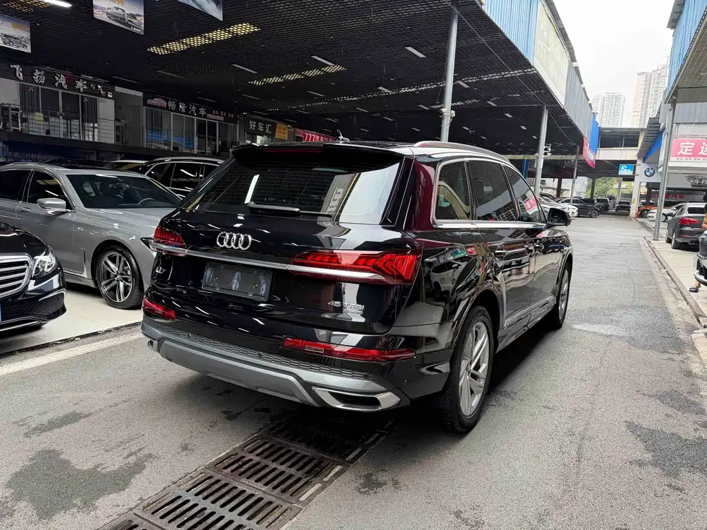 Audi Q7 — миниатюра 6