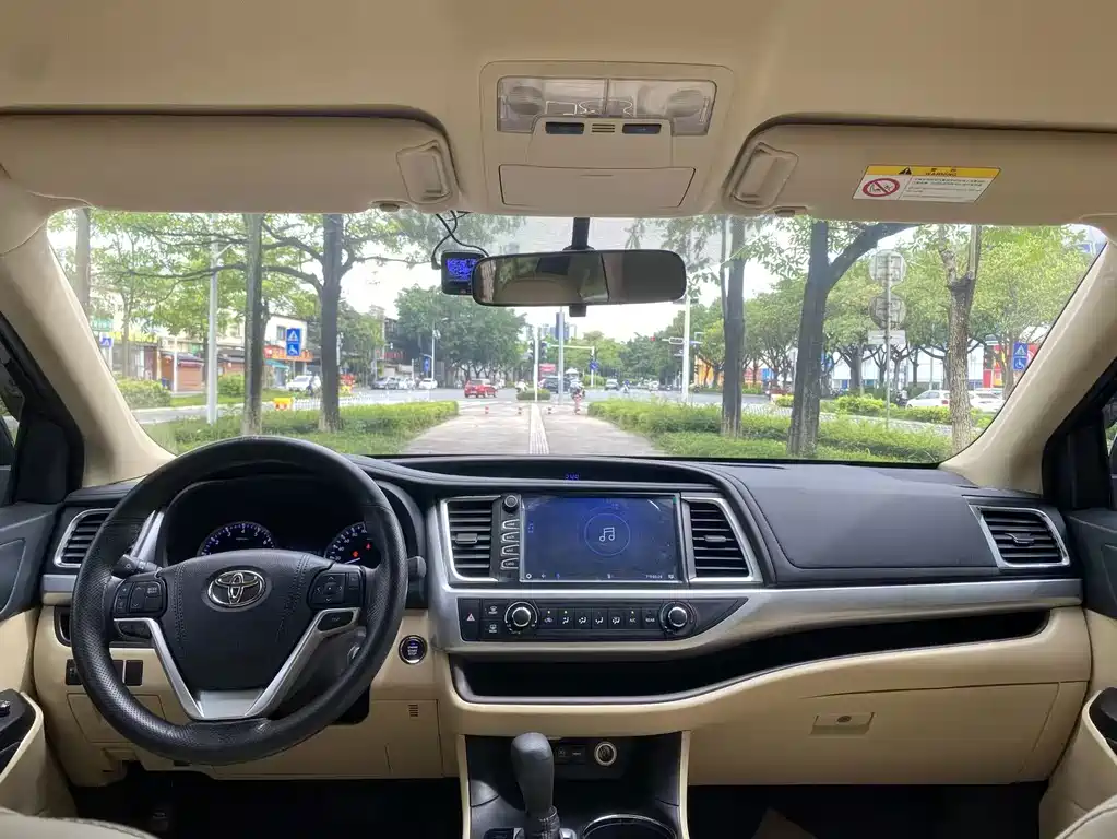 Toyota Highlander — миниатюра 9